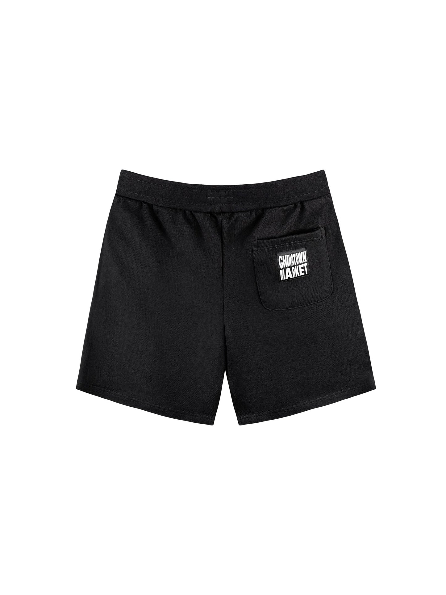 Lässige Sweatshort von Chinatown Market. Details: Schwarzer Grund mit Chinatown Print, unterlegt mit "Dollarschein- Image" Kurze Hose mit bequemem Gummibund in der Taille und einem Kordelzug zum Festellen Passform: casual mit weitem Bein 2 Nahttaschen auf der Front und eine große aufgesetze Tasche hinten rechts mit großem Chinatown Market -Logo