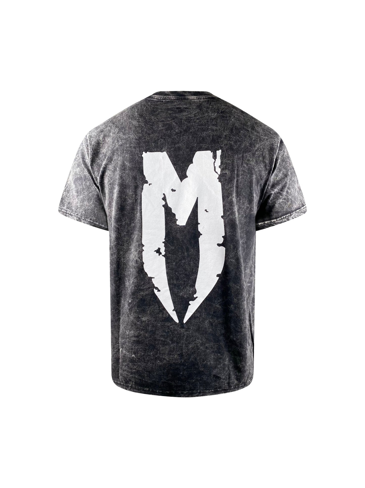 Marbek Tee "big M" -washed blackT-Shirt mit Rundhalsausschnitt von Marbek. Details: Kurzarm Schwarz, kleiner weisser Print "Marbek" auf der Front und großer Print auf dem Rücken. Passform:regular, Brustumfang: 114 cm (Größe M) Material: 100% Baumwolle Pflegehinweise: kalte Maschinenwäsche, auf der Leine trocknen, Design nicht bügeln, nicht bleichen, nicht im Trockner trocknen Lieferzeit 3- 5 Tage*