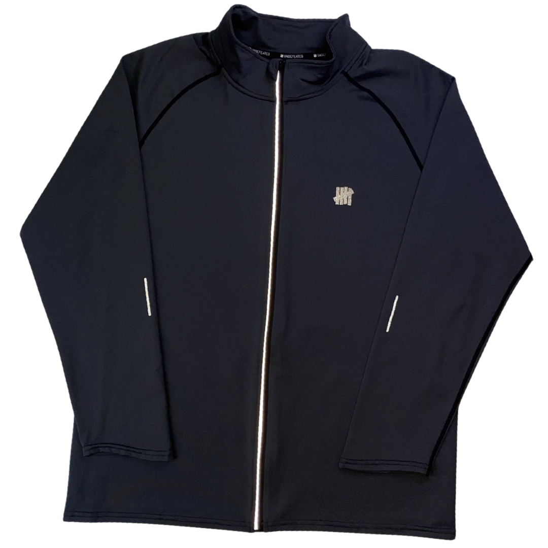 If you're looking to buy the best latest Undefeated T-Shirts, jackets, caps, sweats, hoodies, pants for men and women then our online shop is recommended for you. Check out our product."Wenn Sie auf der Suche nach den besten neuesten Undefeated Jacken, Kappen, sweats, hoodies, hosen, T-Shirts für Männer und Frauen sind, wird unser Online-Shop Ihnen empfohlen. Schauen Sie sich unsere Produkte an."