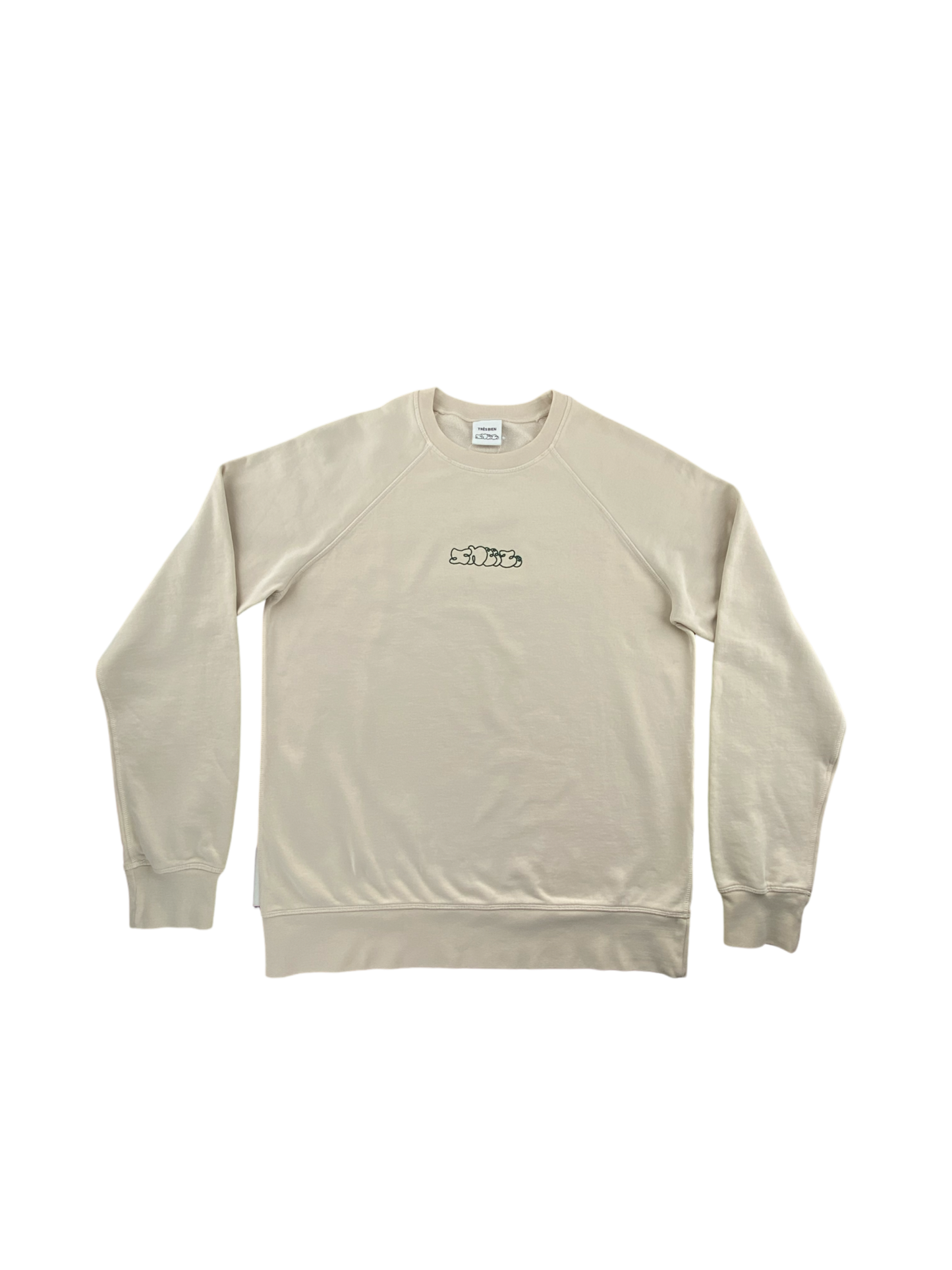 Tres Bien Sweatshirt "Sneeze Overdye Logo Crewneck" -oatmealKuschelig weicher Sweater von Tres Bien. Details: Sweater mit Raglan-Ärmeln Die Flatlocknähte und das aufgeraute, weiche Innere des Sweaters machen ihn so bequem Links Seite gewebtes Logo:"Tres Bien" Nahttaschen mit Reißverschluss Passform: Casual Material: 100% Baumwolle Pflegehinweise: Bei 30° Waschen, Bleichen nicht erlaubt, nicht in den Trockner, Bügeln mit geringer Temperatur, Reinigung mit Perchlorethylen